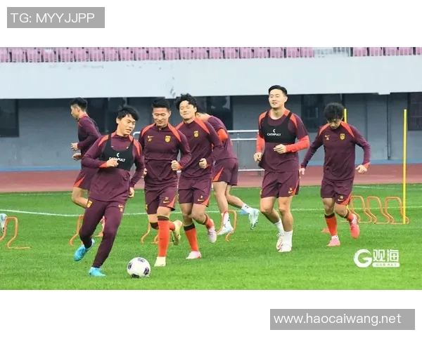 国足客场挑战日本期待逆袭全力争胜展现团队精神与拼搏意志